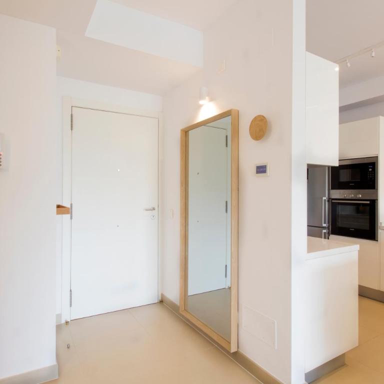 Happy Travel South Beach 5-2B - Apartment with Sea View - 11