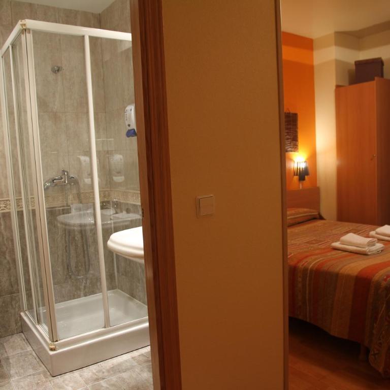 Hostal Acella - Habitación Doble - 5