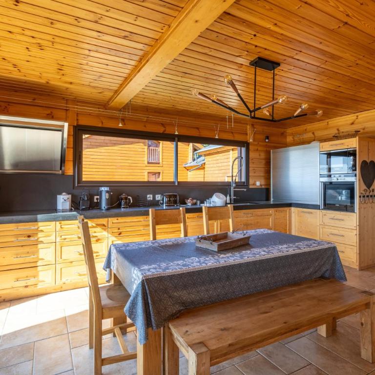 Chalet des Jonquilles - Magnifique maison avec piscine - Six-Bedroom House - 18