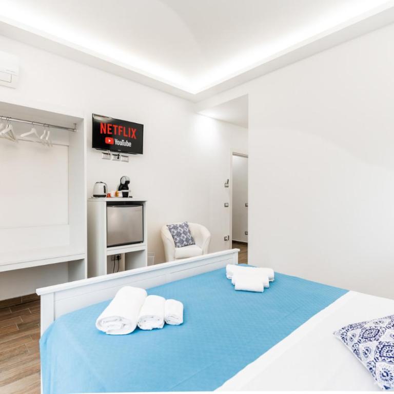 DM House & Suite - Double Room with Private Bathroom - 9