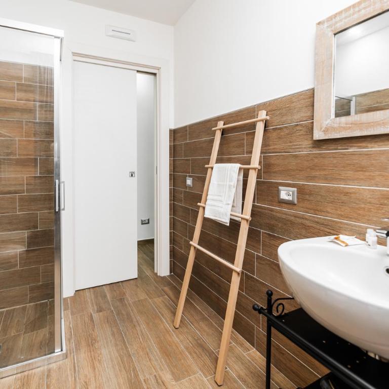 DM House & Suite - Double Room with Balcony - 10