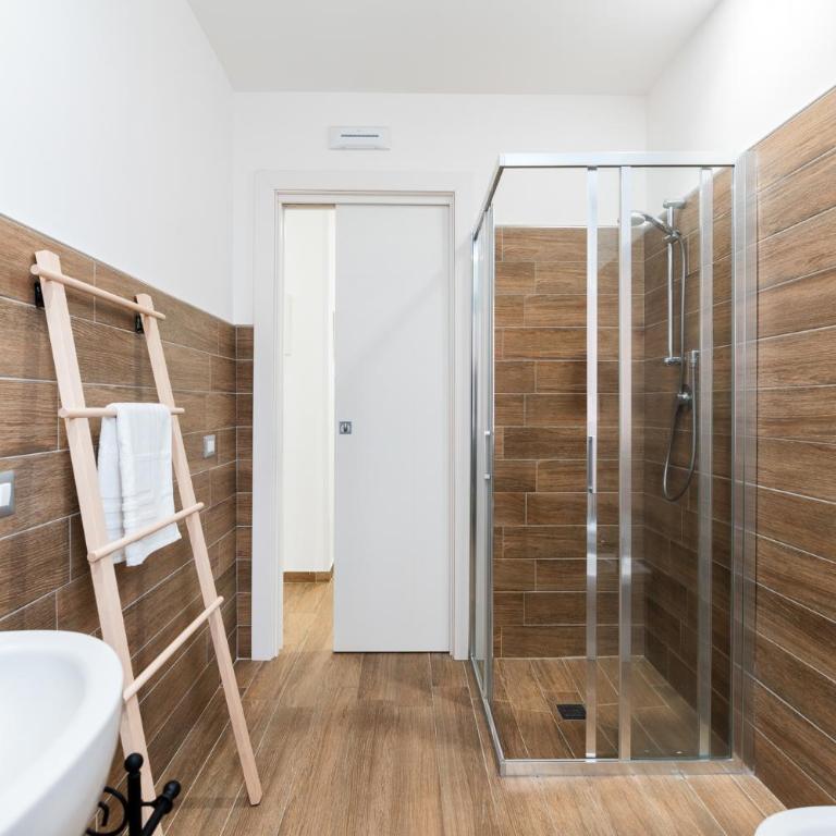 DM House & Suite - Double Room with Private Bathroom - 7