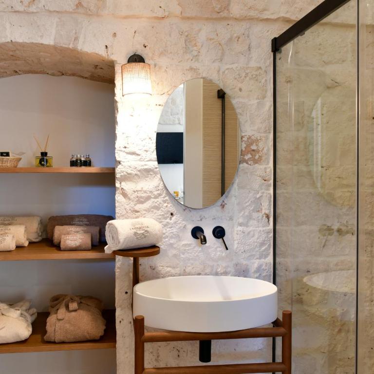 Lamarossa Trulli & Suites - Camera Familiare Superior - 20