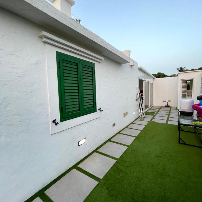 SerenArty Bungalow Beach Flor con jacuzzi - Two-Bedroom Villa - 5