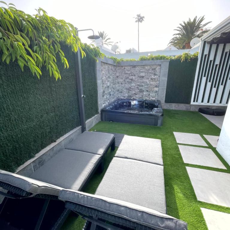 SerenArty Bungalow Beach Flor con jacuzzi - Two-Bedroom Villa - 1