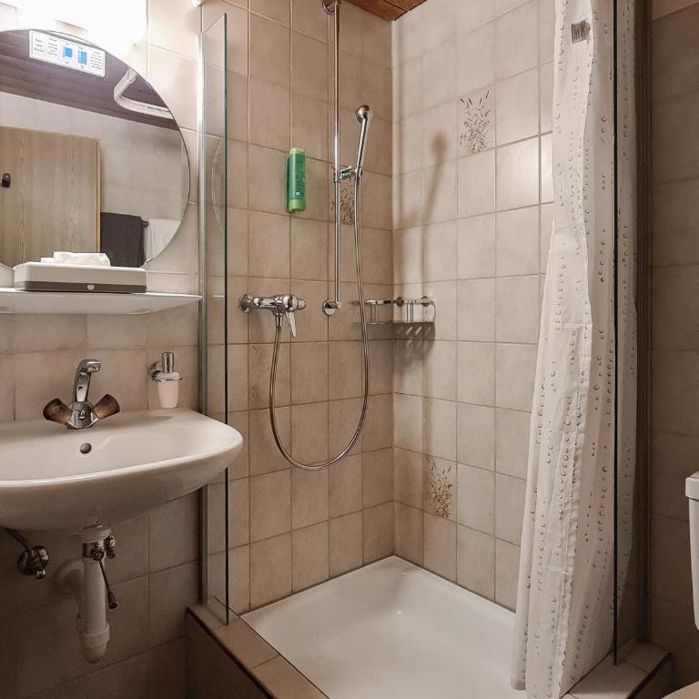 Hotel Rössli - Habitación Doble con balcón - 4
