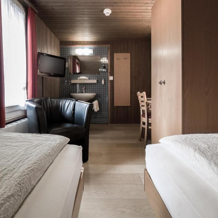 Hotel Rössli - Habitación Doble Económica con baño compartido - 2 camas - 2