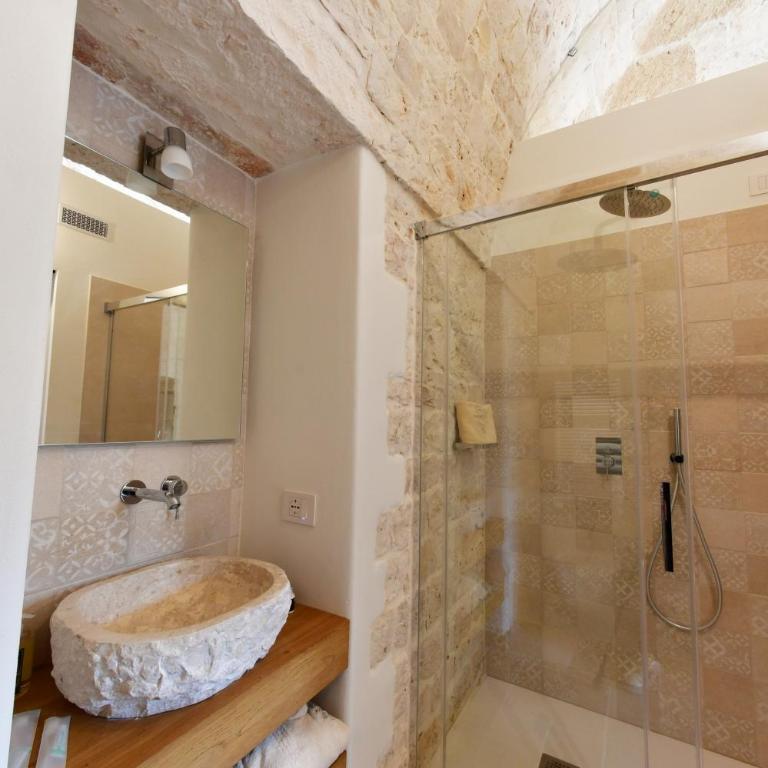 Lamarossa Trulli & Suites - Camera Familiare Superior - 11