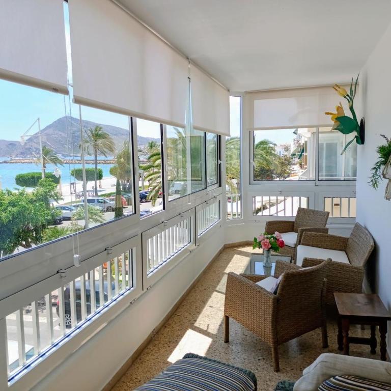 Beautiful ALTEA beachfront apartment - Apartamento de 2 dormitorios con balcón y vistas al mar - 2