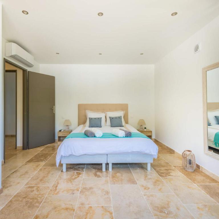 Villa Mas des Lavandes by Villa Plus - Villa - 25