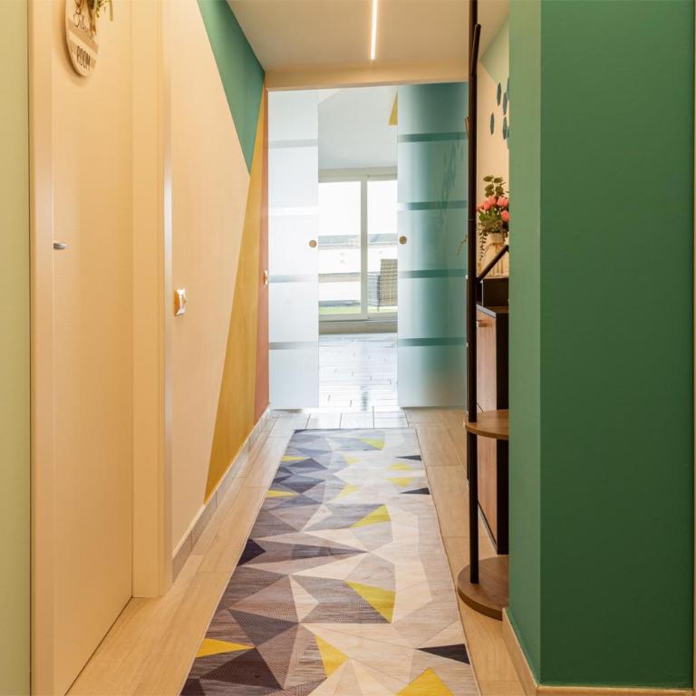 Postcard Lake private parking AC emotional showers - Two-Bedroom Apartment - 26