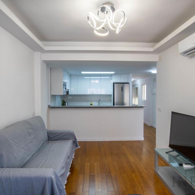 Marysol Inftour - Three-Bedroom Apartment - 20