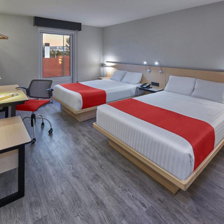 City Express by Marriott La Raza - Double Room with Two Double Beds - 4