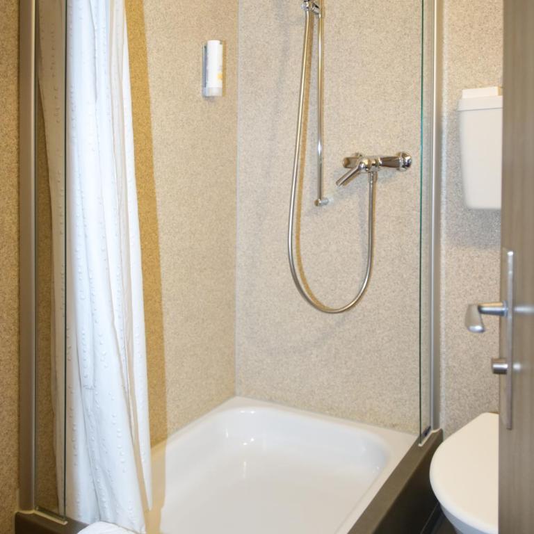 Hotel Rössli - Habitación Individual Economy con baño privado externo - 4