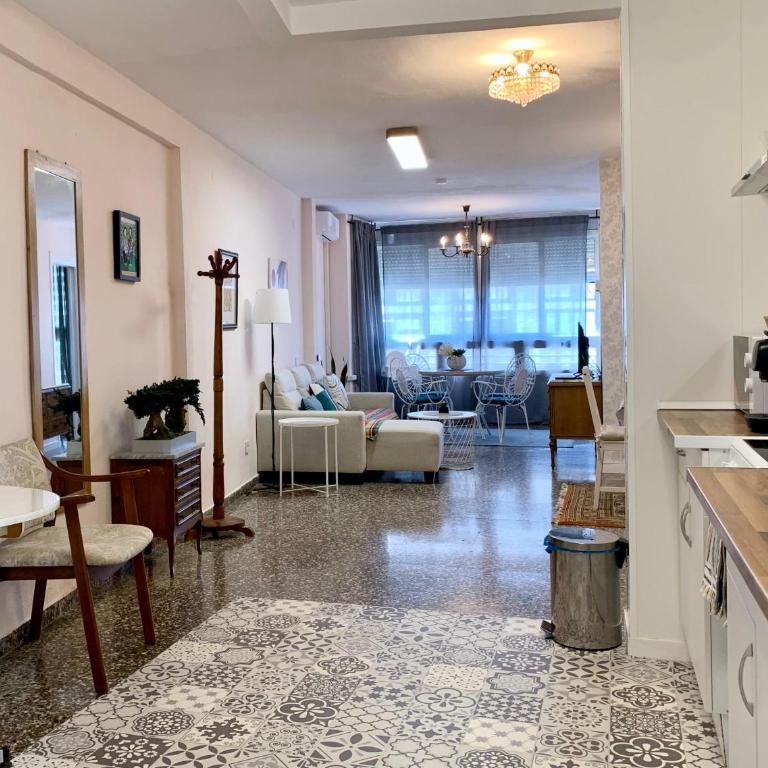 Centrally-Located, Spacious Flat at Historic Centre & short walk to Beach - Apartamento de 3 dormitorios - 18