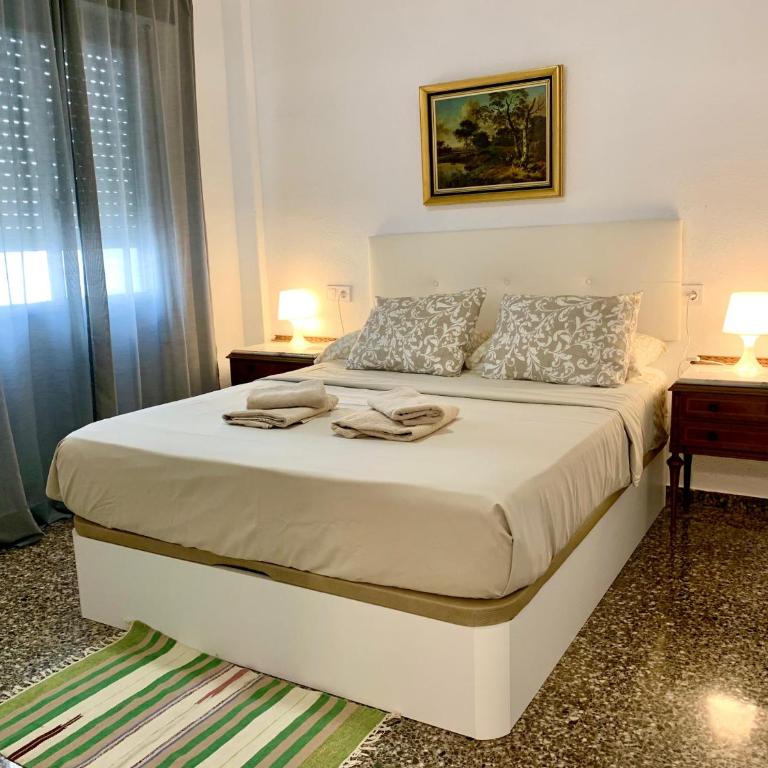 Centrally-Located, Spacious Flat at Historic Centre & short walk to Beach - Apartamento de 3 dormitorios - 9