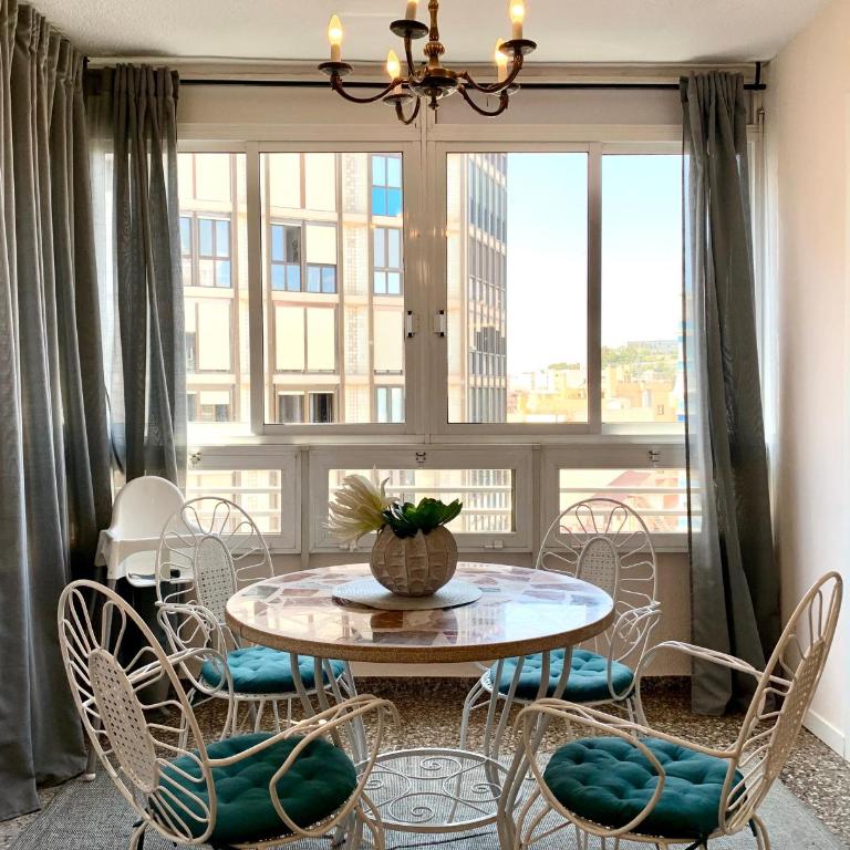 Centrally-Located, Spacious Flat at Historic Centre & short walk to Beach - Apartamento de 3 dormitorios - 4