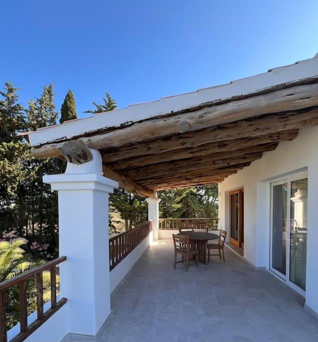 Villa en zona Playa D'en Bossa con gran piscina - Villa - 31