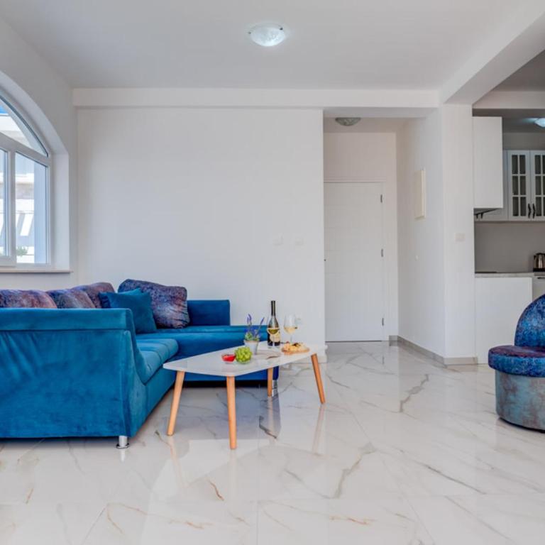 Villa Hanna Apartments - One-Bedroom Apartment with Pool View - 5