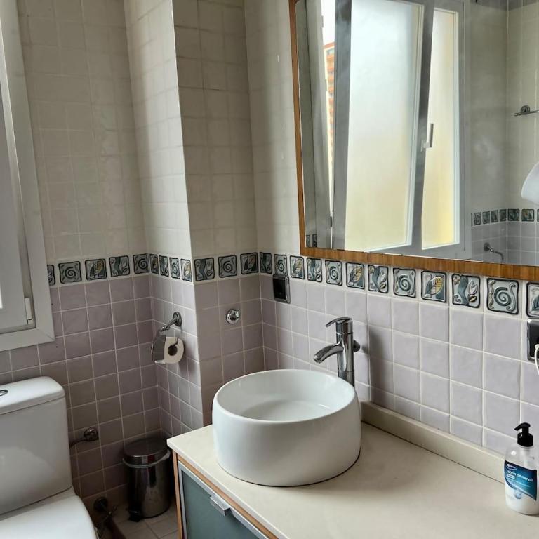 Bonito y grande apartamento cerca de la playa - Three-Bedroom Apartment - 18