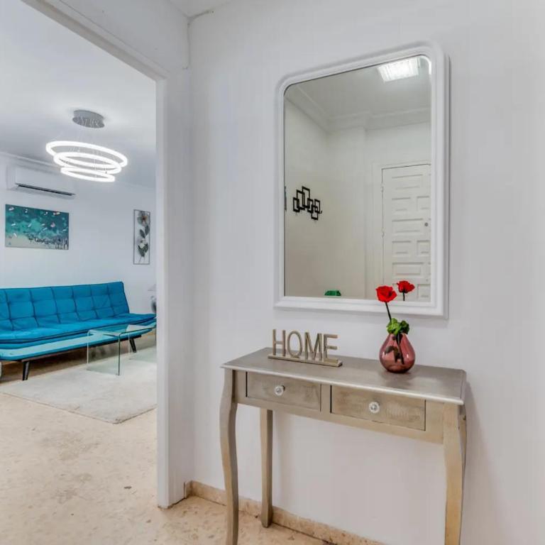 Spacious 3BR Walk to Beach & Old Town Marbella - Three-Bedroom Apartment - 5