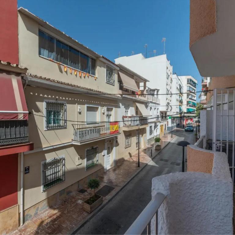 Spacious 3BR Walk to Beach & Old Town Marbella - Three-Bedroom Apartment - 24