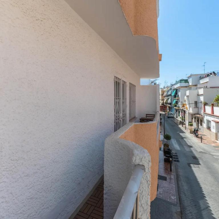 Spacious 3BR Walk to Beach & Old Town Marbella - Three-Bedroom Apartment - 26
