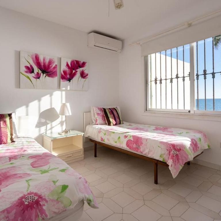 YOUR GEM BY THE SEA - 2 Bedroom house - Casa de 2 dormitorios - 24