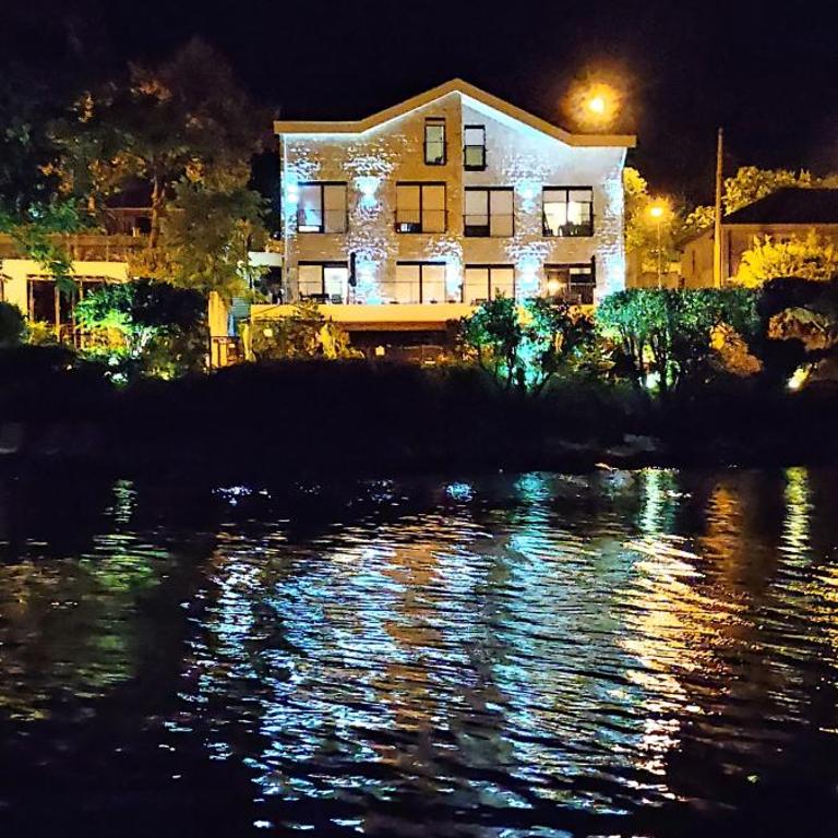 Beachfront Villa Nautica - Apartment with Sea View - 4