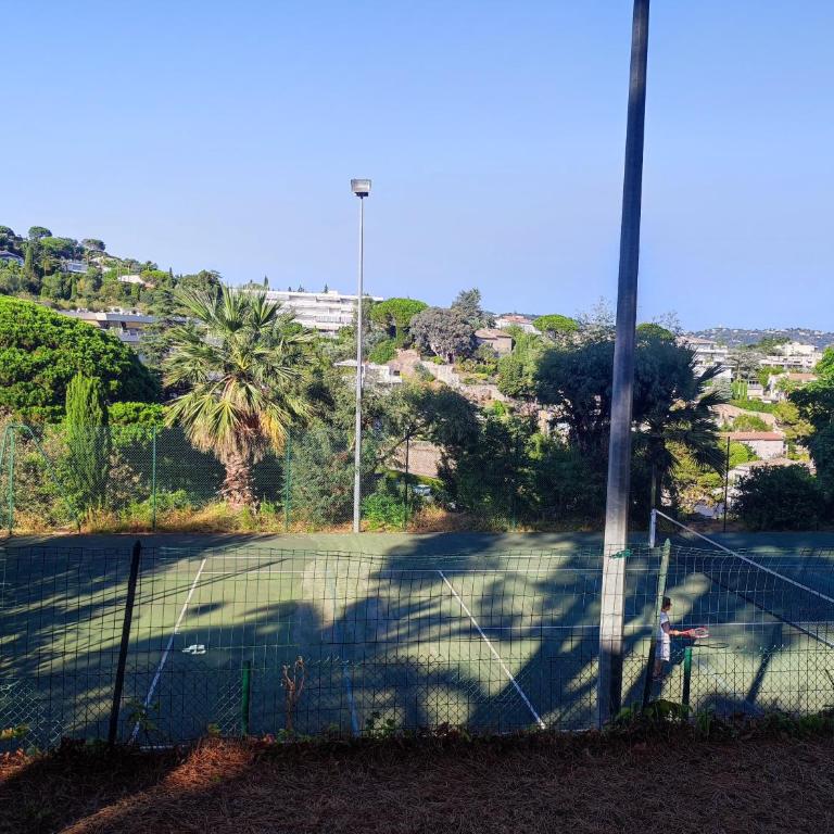Cannes Appartement Climatisé Vue Mer Piscine & Parking - Apartment mit 2 Schlafzimmern, Terrasse und Meerblick - 13