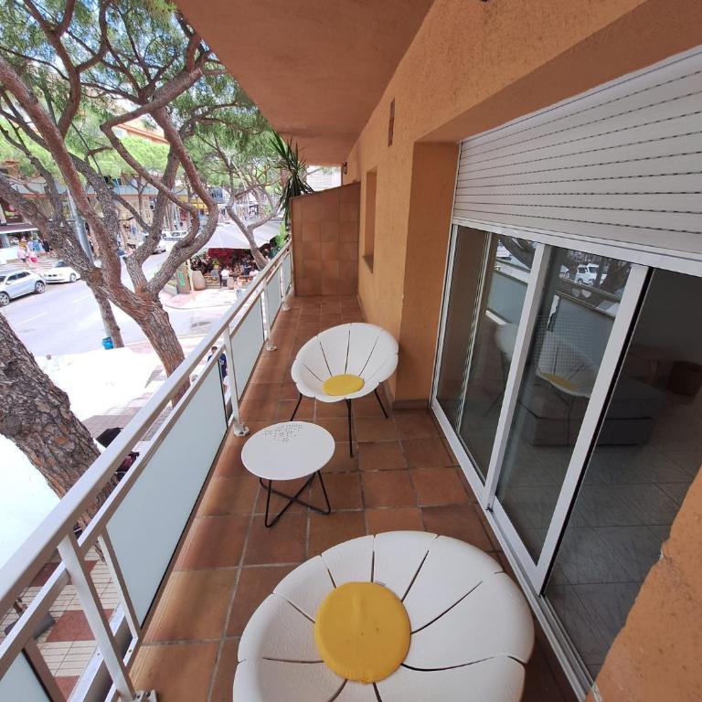 Apartamentos Baymar Playa de Aro - Apartamento Deluxe de 2 dormitorios con balcón - 4