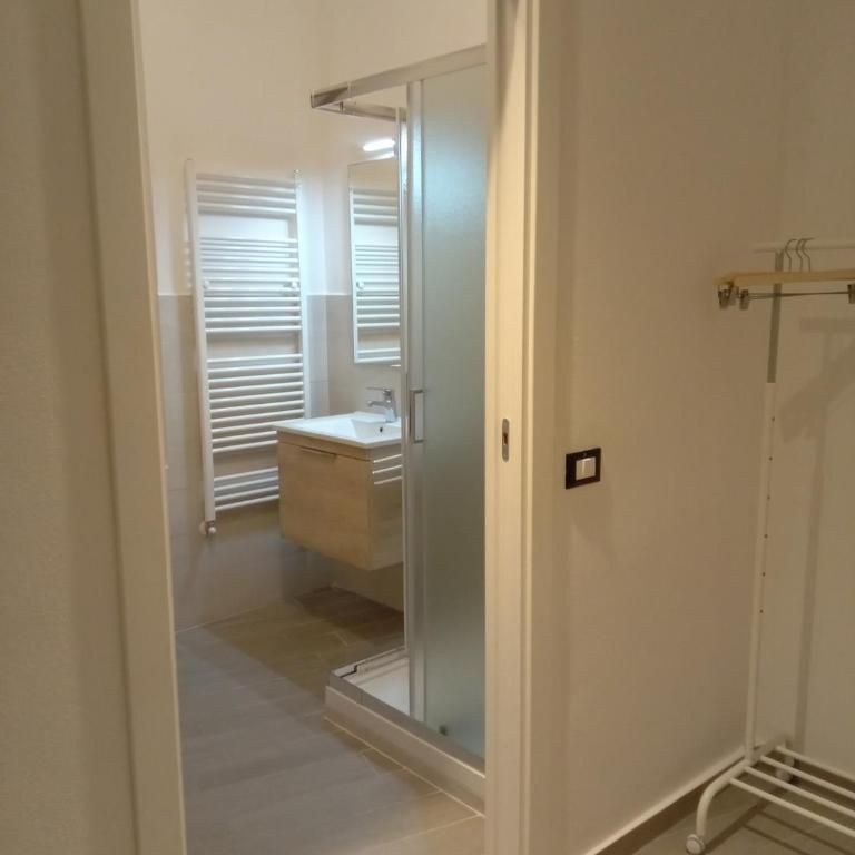 World Rooms - Camera Matrimoniale con Bagno Privato - 8
