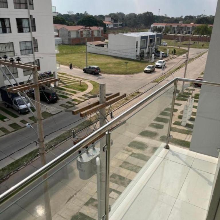 DEPARTAMENTO Y CONDOMINIO RECIEN CONSTRUIDO 2023 zona norte cerca UCEBOL - Apartamento de 2 dormitorios - 33