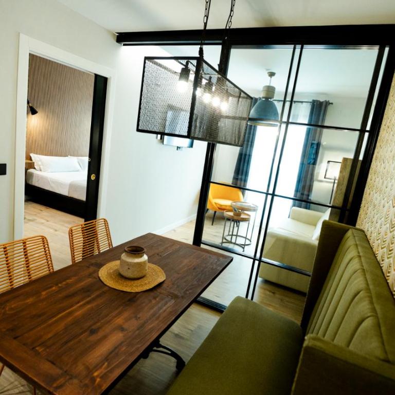Aparthotel Luz de Gades - Suites Spa Gym - Adults Only - Apartamento con balcón - 21