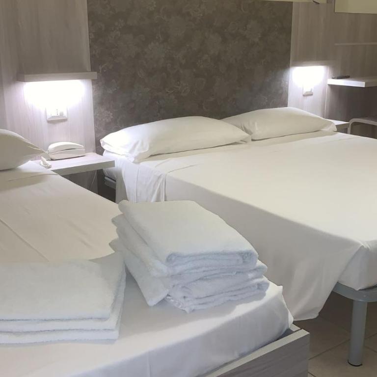 Hotel Rosati - Camera Familiare Standard - 1