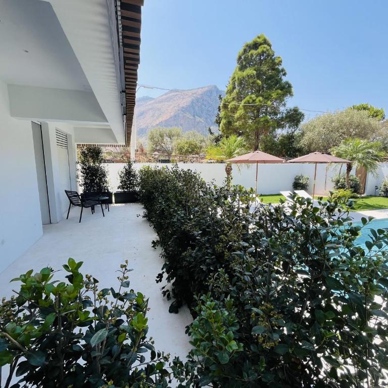Marina Boutique Rooms - Camera King con Vista Piscina - 1