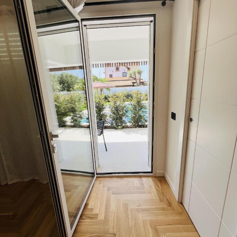 Marina Boutique Rooms - Camera King con Vista Piscina - 14