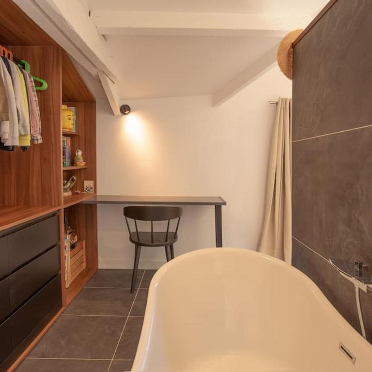 Villa 4 étoiles, 300m2, 700 m plage, 5 min du centre - Villa - 35