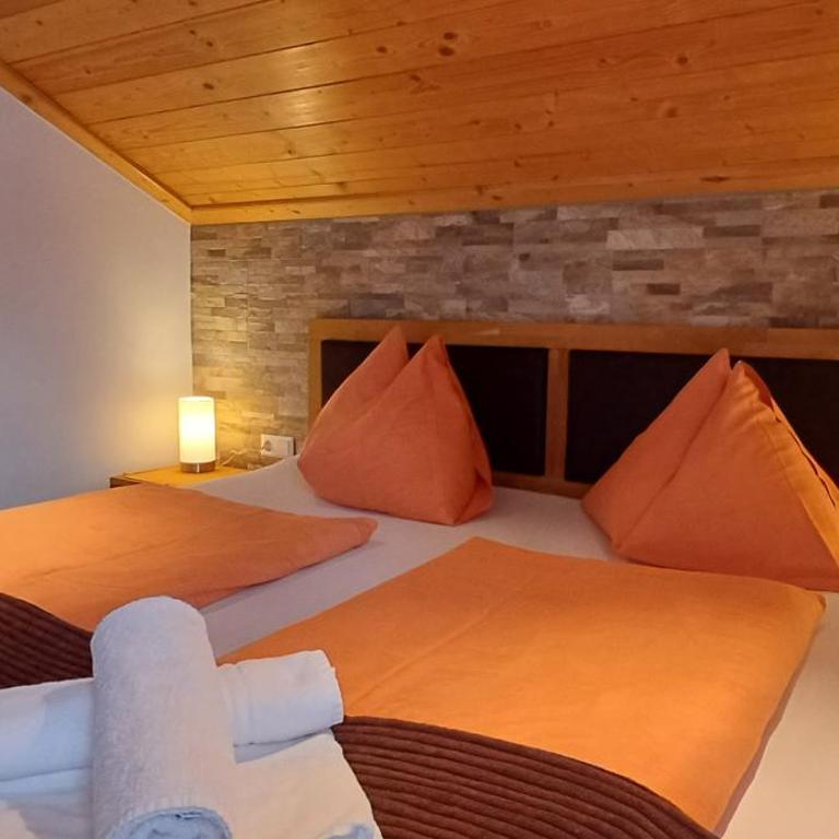 Familien & Wander-Pension Purkhardt - Deluxe Doppelzimmer mit Dusche - 8
