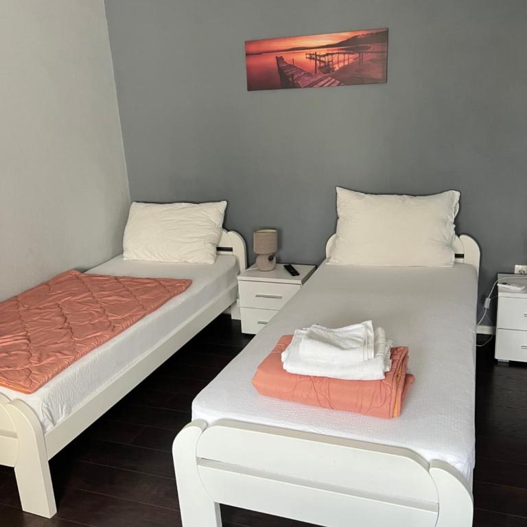 Villa M - Triple Room with Mountain View - 10