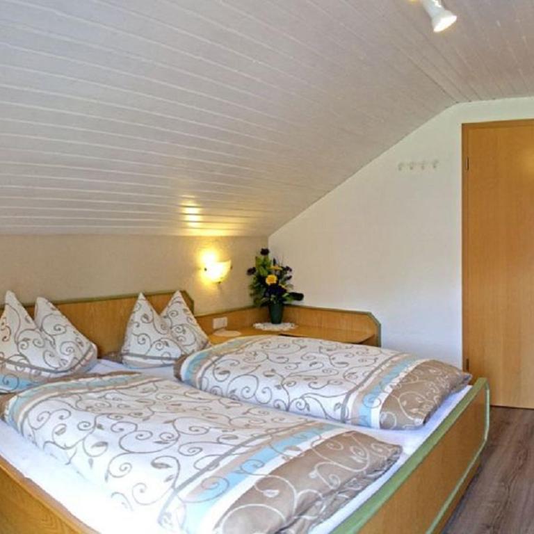 Ferienwohnung Am Blumengarten - Apartment mit 1 Schlafzimmer - 1