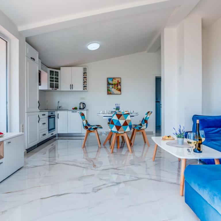 Villa Hanna Apartments - Two-Bedroom Apartment with Balcony - 3