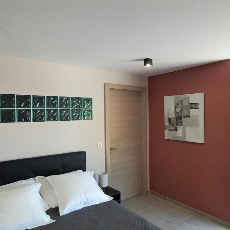 Luxueux appartement dans propriété contemporaine, jardin privatif, piscine - Apartment mit 2 Schlafzimmern - 9