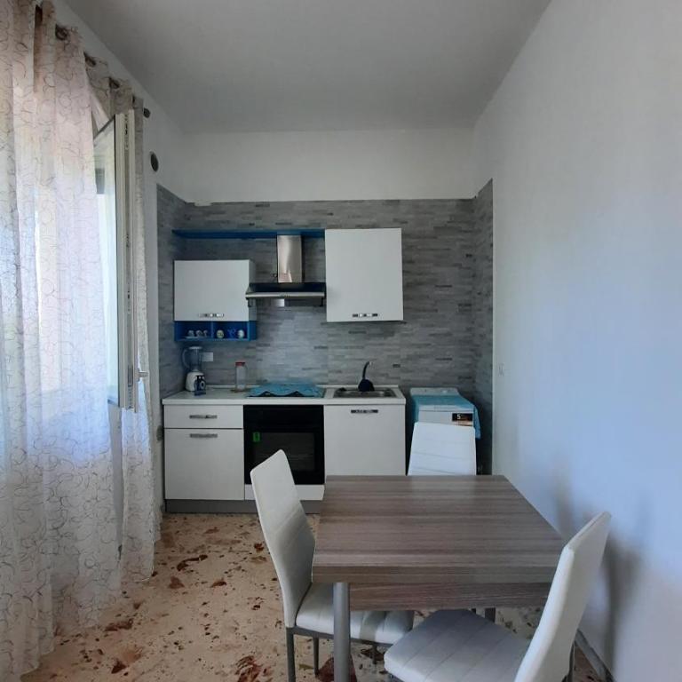 Appartamento La Villetta - Three-Bedroom Apartment - 17