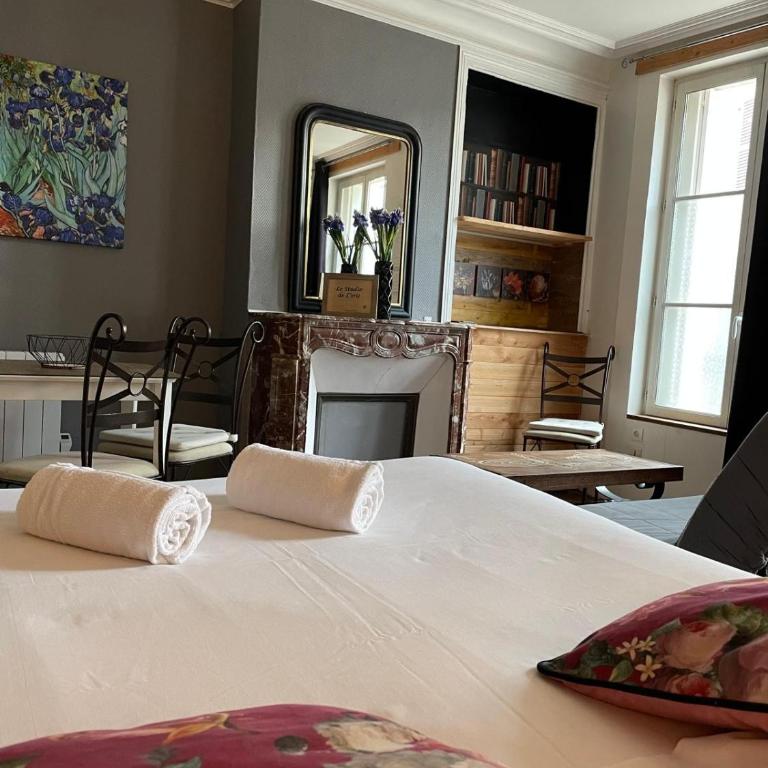 L'Entre-Temps, Le Lys et L Iris - Studio with Sofa Bed - 11