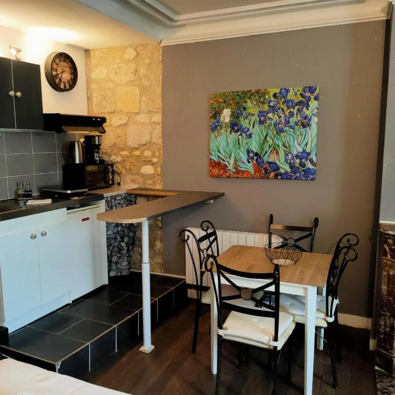 L'Entre-Temps, Le Lys et L Iris - Studio with Sofa Bed - 20