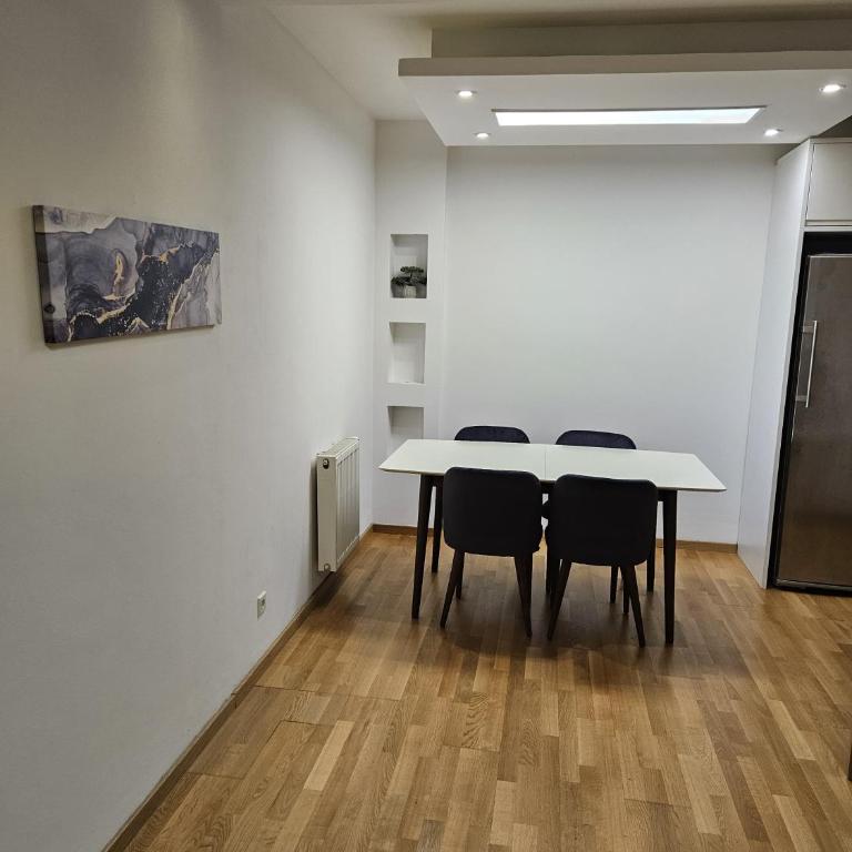Luxurios Apartment Sarajevo - Apartman sa 2 Spavaće Sobe - 1