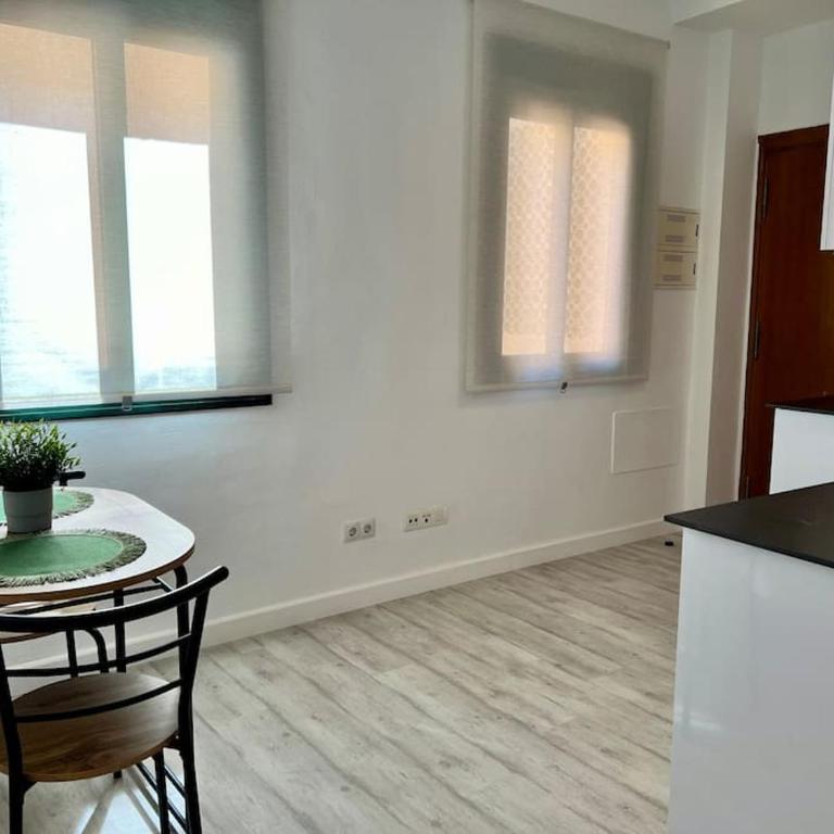 Apartment with Private Rooftop by Easytrip - Apartamento de 1 dormitorio - 3
