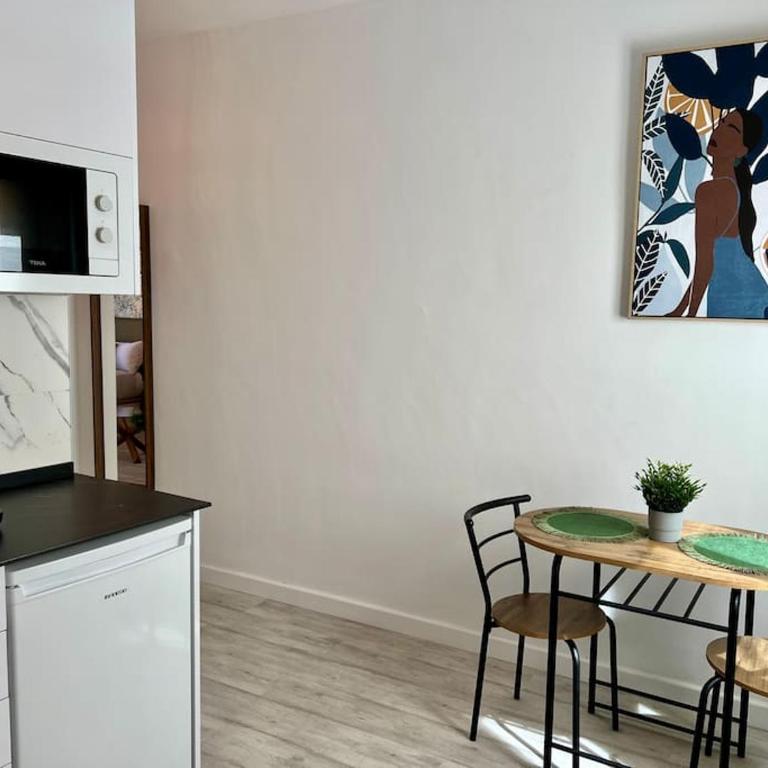 Apartment with Private Rooftop by Easytrip - Apartamento de 1 dormitorio - 13