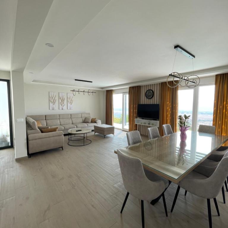 Villa La Vista - Three-Bedroom Villa - 10